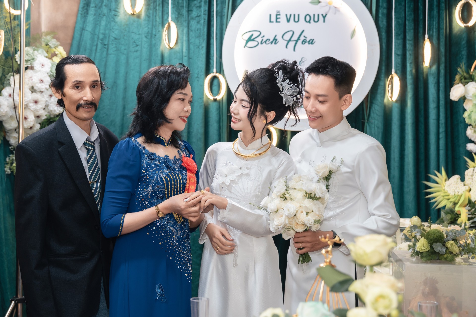 Bich Hoa & Huu Hoc 0084